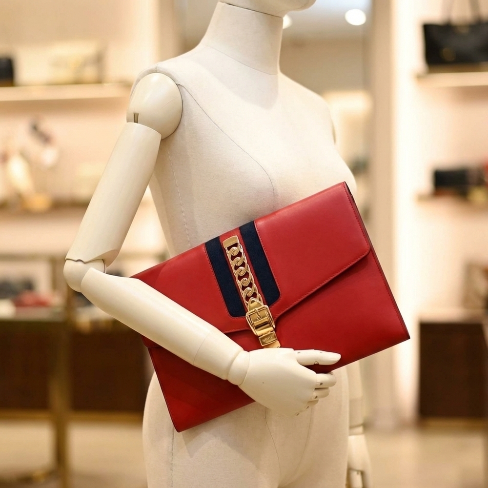 NEW GUCCI maxi sylvie clutch in red - Picture 1 of 4